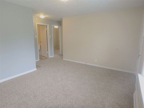 3rd image of 1303 S 33rd St