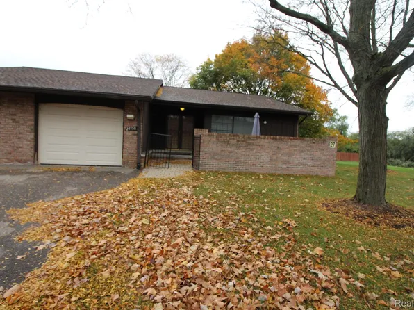 27158 Cumberland Ct, Southfield, MI 48033