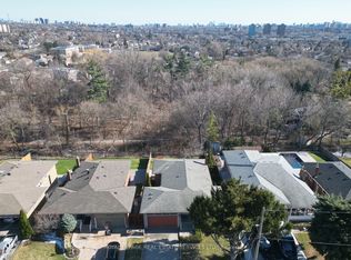 27 Peacham Cres, Toronto, ON M3M1S2