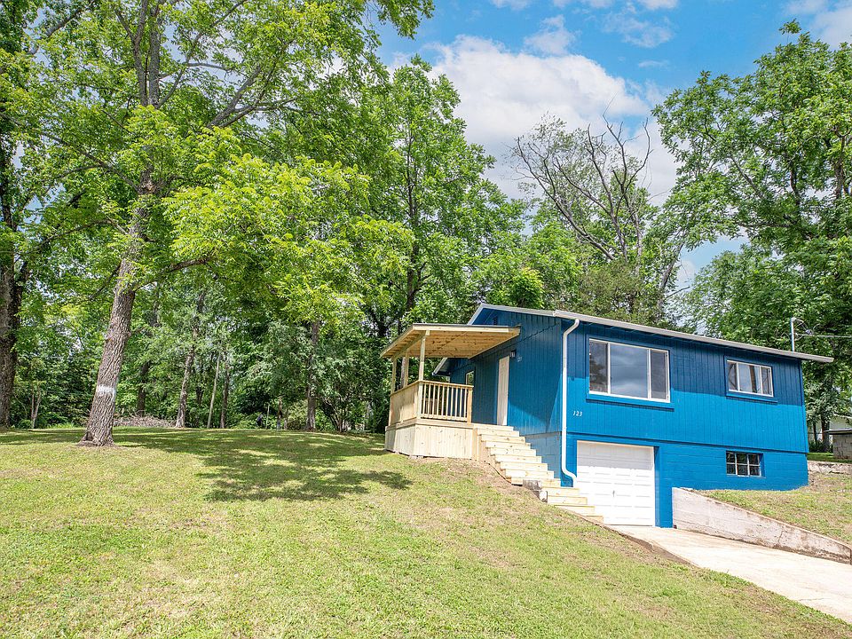1st image of 123 Lakeview Drive