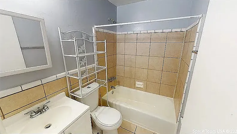 2 bed, $2,300 — Photo 4