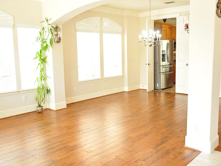 1312 Valley Vista Dr — Photo 3