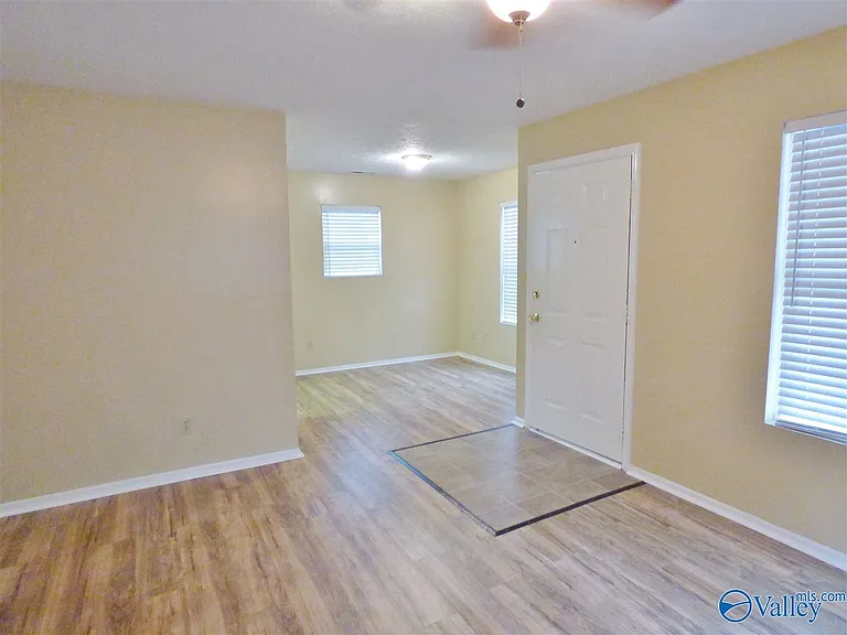 2714 9th Ave SW — Photo 3