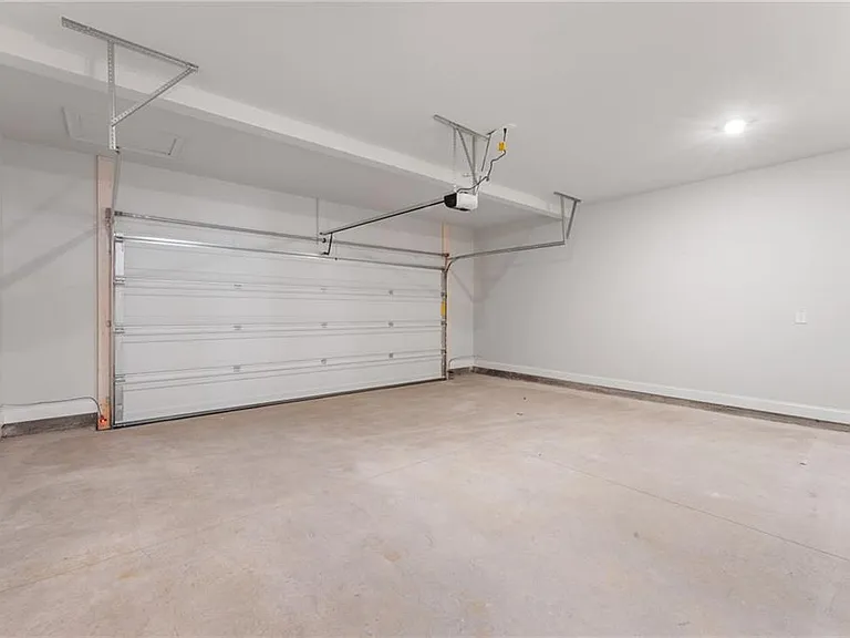 3089 Sweet Red Cir — Photo 20