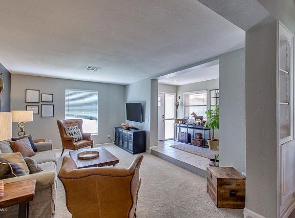 4th image of 1846 E Manhatton Dr