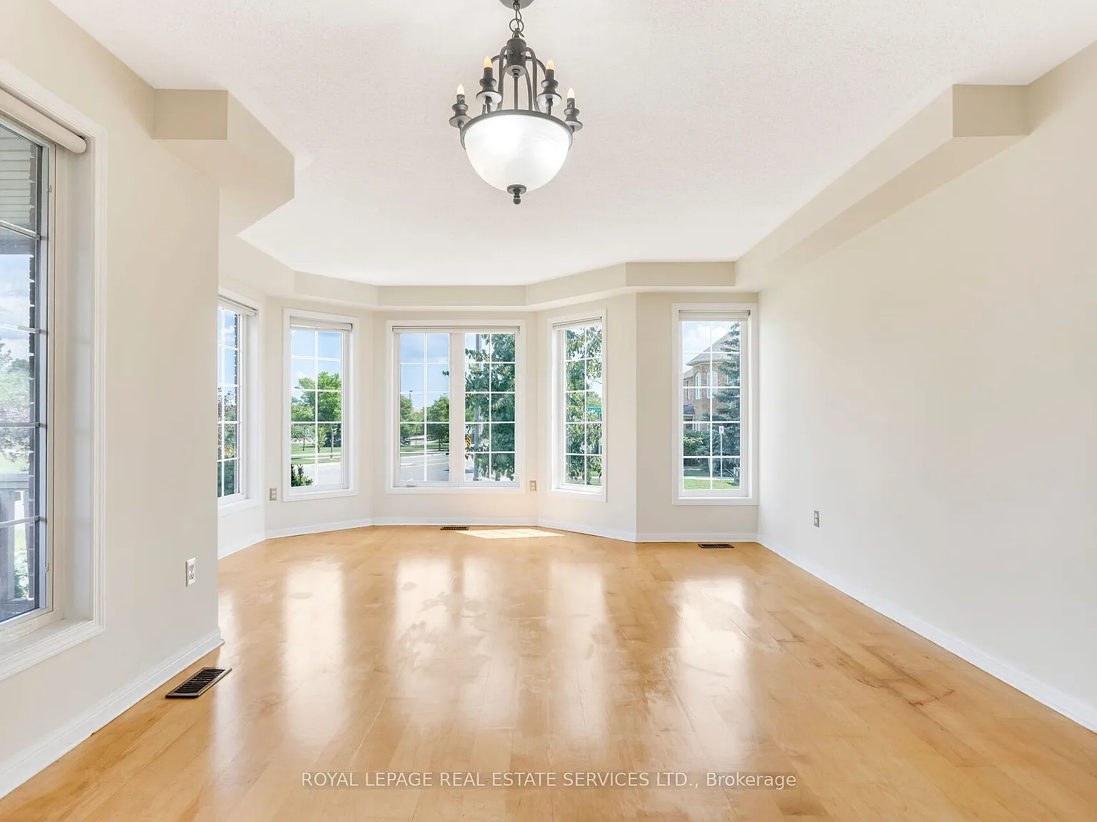 3 bed, $3,700 — Photo 4