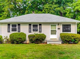 2900 Wildwood Dr, Greensboro, NC 27407
