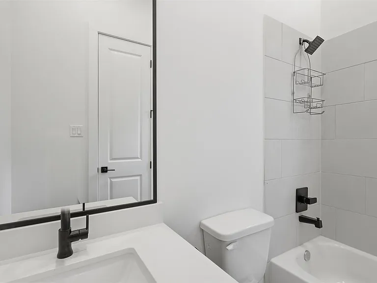 326 Eastwood St — Photo 15