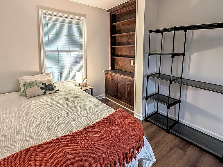 Aubrey Dr — Photo 4