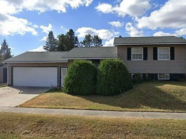 17 Birch Blvd, Babbitt, MN 55706