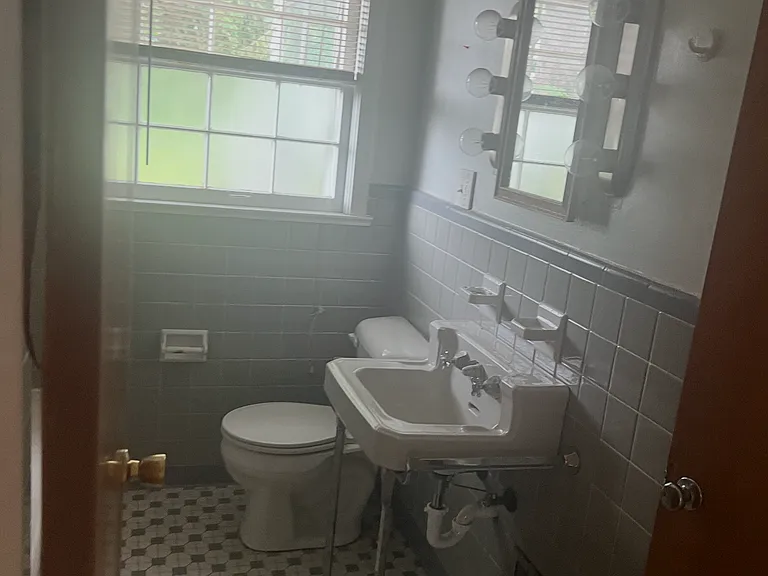 114 Ridgeway Ave — Photo 5