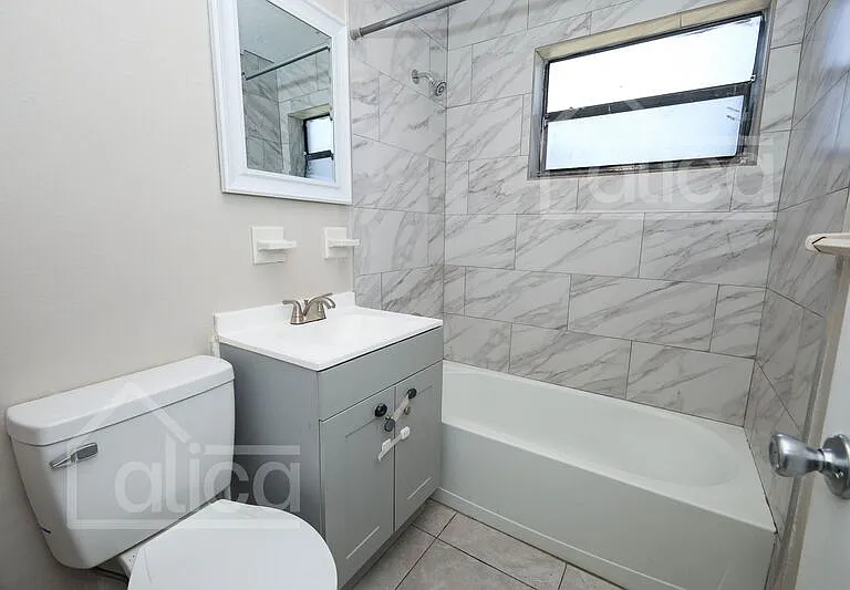 3810 Thompson St — Photo 12