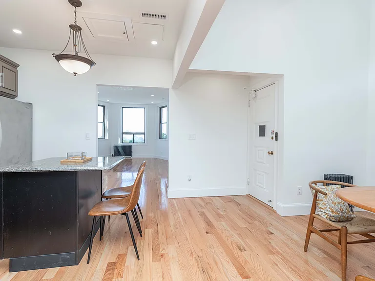 31 Bay State Rd #4 — Photo 11