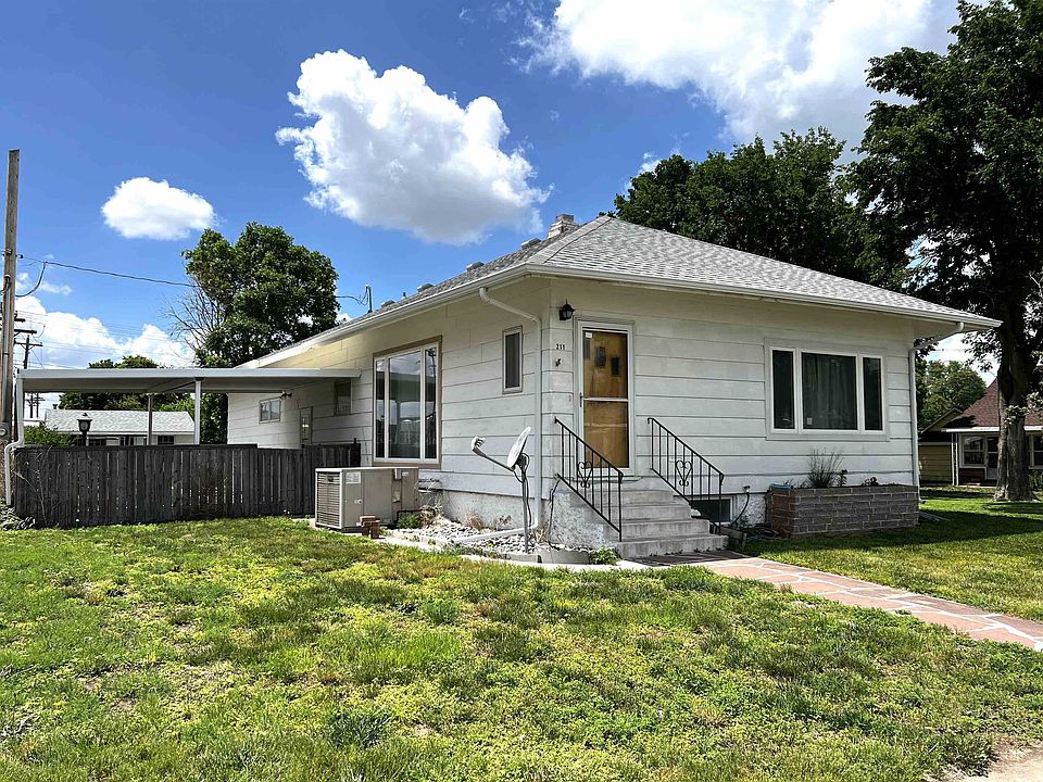 211 Court St, Imperial, NE 69033 MLS 32411 Zillow