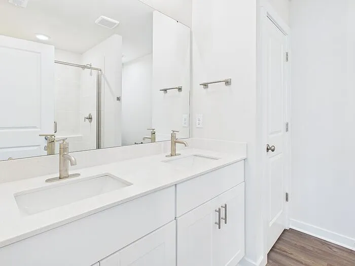 311 E Kings Dr #4 — Photo 24
