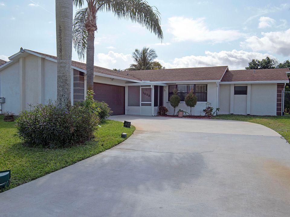 1st image of 1528 SE Sinbad Ave