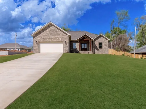 809 Michigan Ave, Muscle Shoals, AL 35661