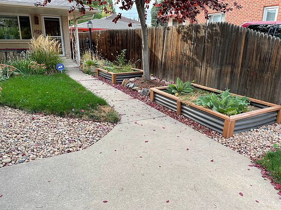 Side garden