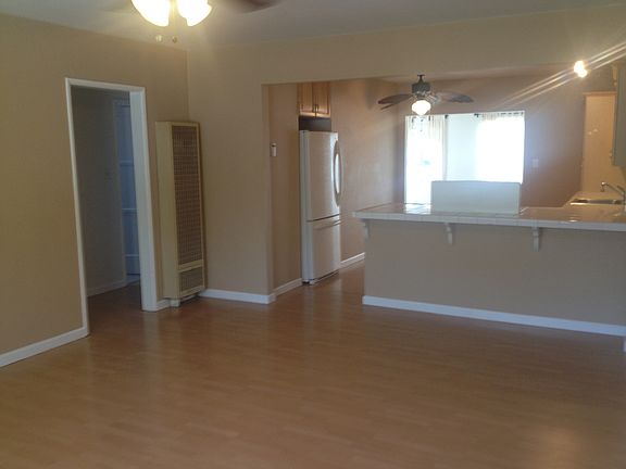 5th image of 3228 Clairemont Dr #3228