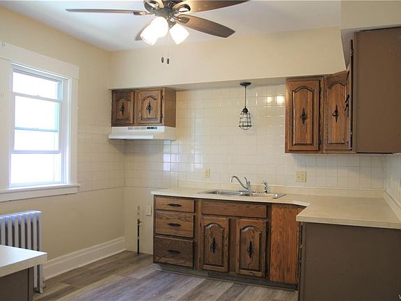 5th image of 123 Lyndale Ave