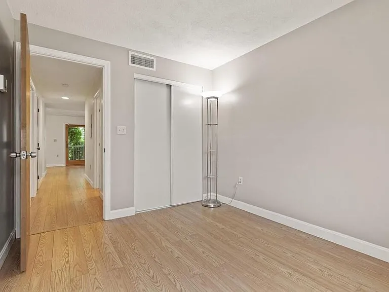 18 Leverett Ave #7 — Photo 11