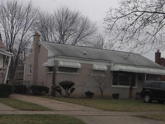 4th image of 28712 Alvin St