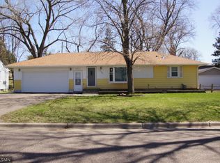 1220 Belmont Ln E, Maplewood, MN 55109