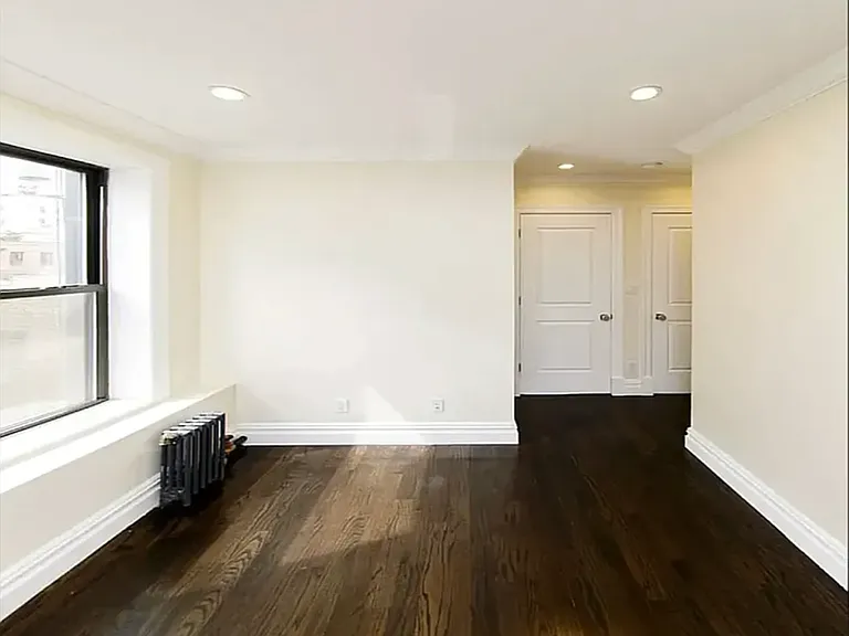 317 2nd Ave #9 — Photo 2