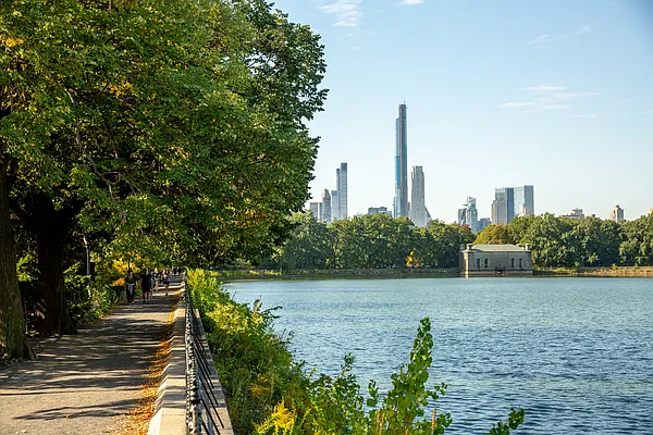 Rented by Compass | media 18