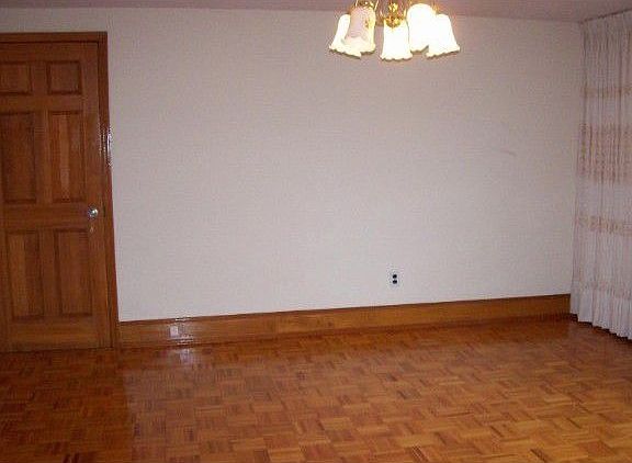 5th image of 216 Wilton St