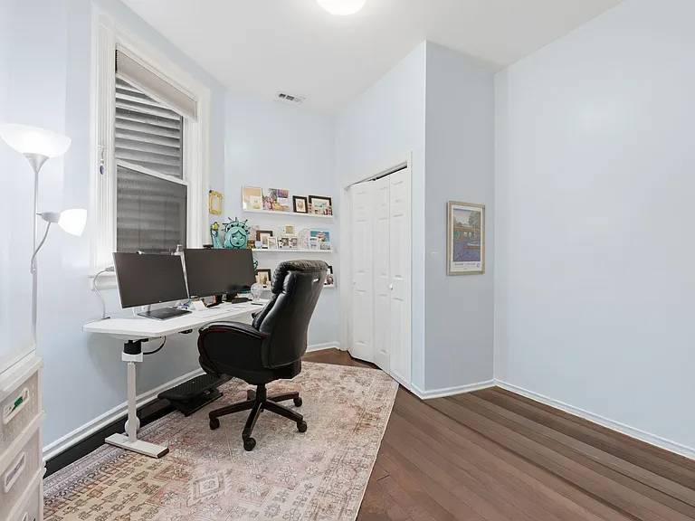 935 Summit Ave #2 — Photo 10