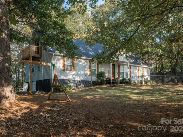 55 Matthew St, Columbus, NC 28722