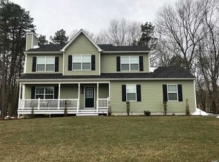 68 Madeline Rd, Ridge, NY 11961