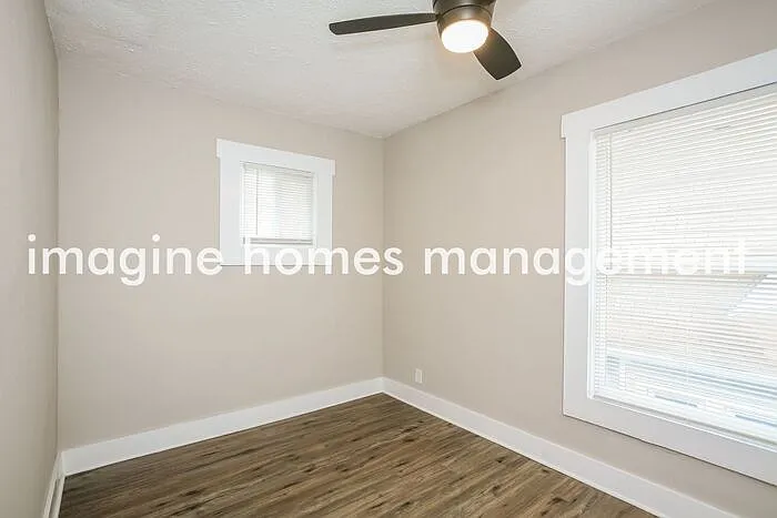 1118 N Parker Ave — Photo 13