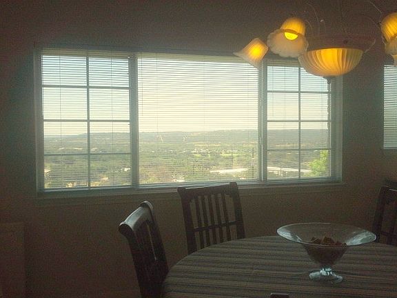 4th image of 435 Wisteria Ln W