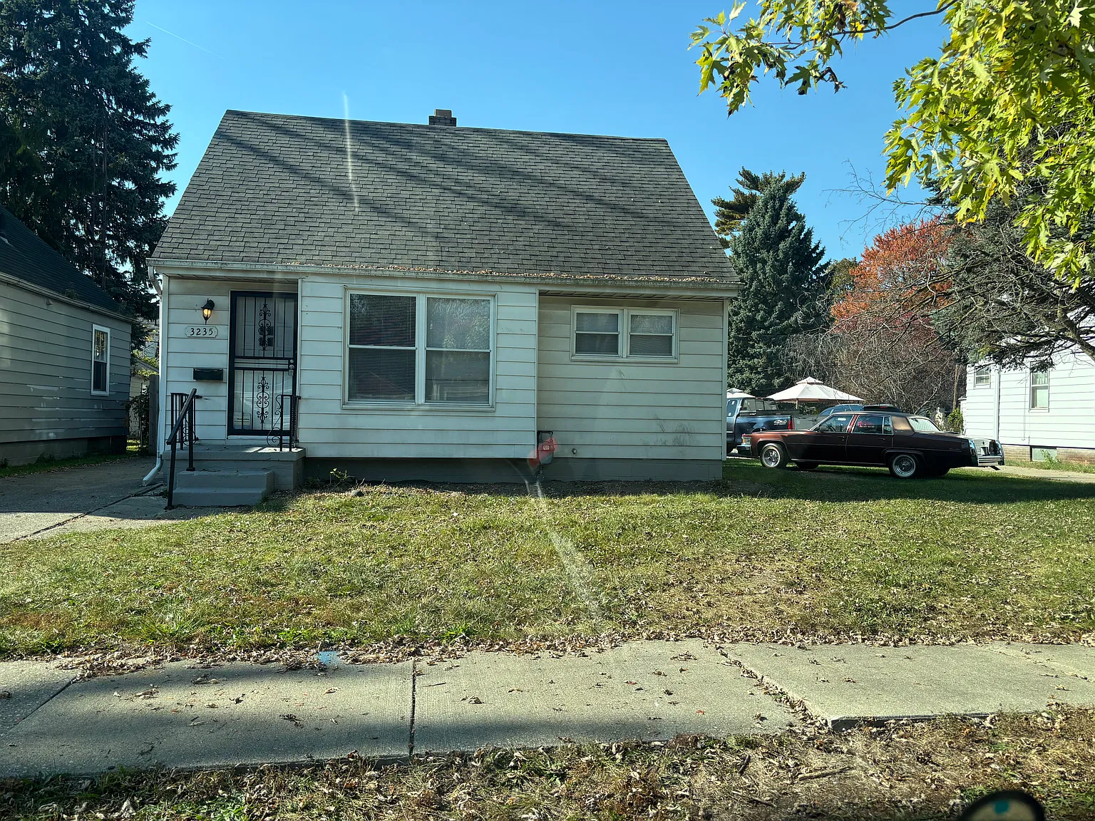3 bed, 886 sqft, $1,195 — Photo 1