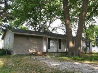 402 Smith Ave, Roodhouse, IL 62082