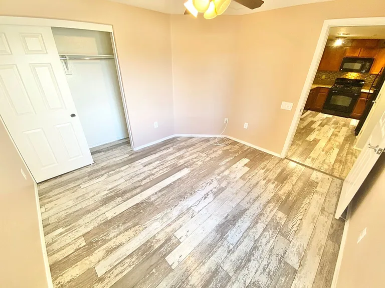 6868 Sky Pointe Dr #1035 — Photo 11