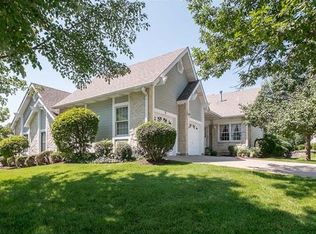 5 Shaelah Dr, Weldon Spring, MO 63304