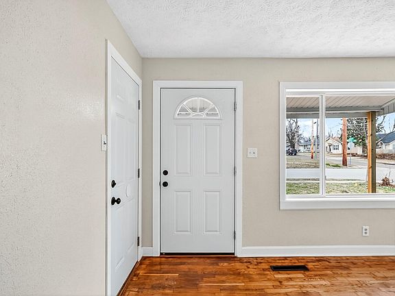 5th image of 2326 W Nichols Street