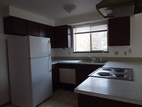 3rd image of 6130 N Lidgerwood St APT 314