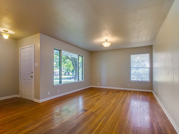 3rd image of 106 Postwood Dr