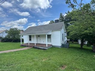 108 Village Ave, Randleman, NC 27317