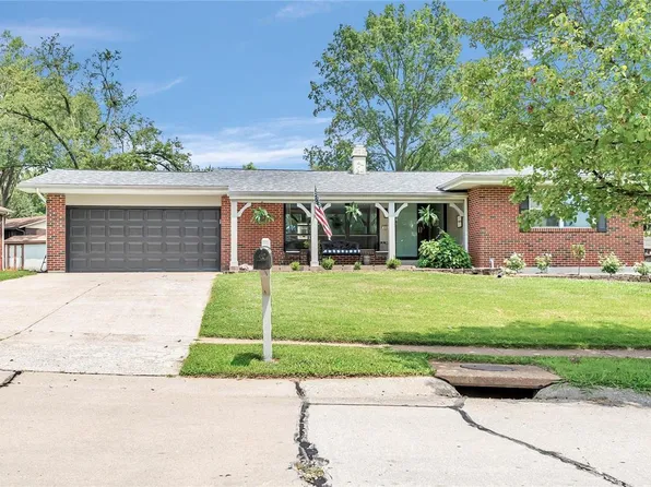 410 Iron Warrior Ln, Ballwin, MO 63011