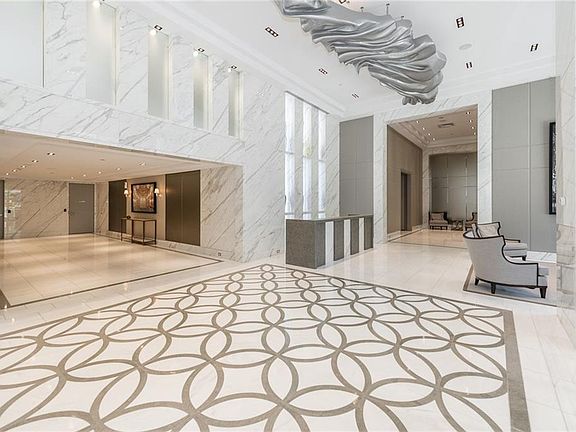 4th image of 111 Champagne Ave S #203