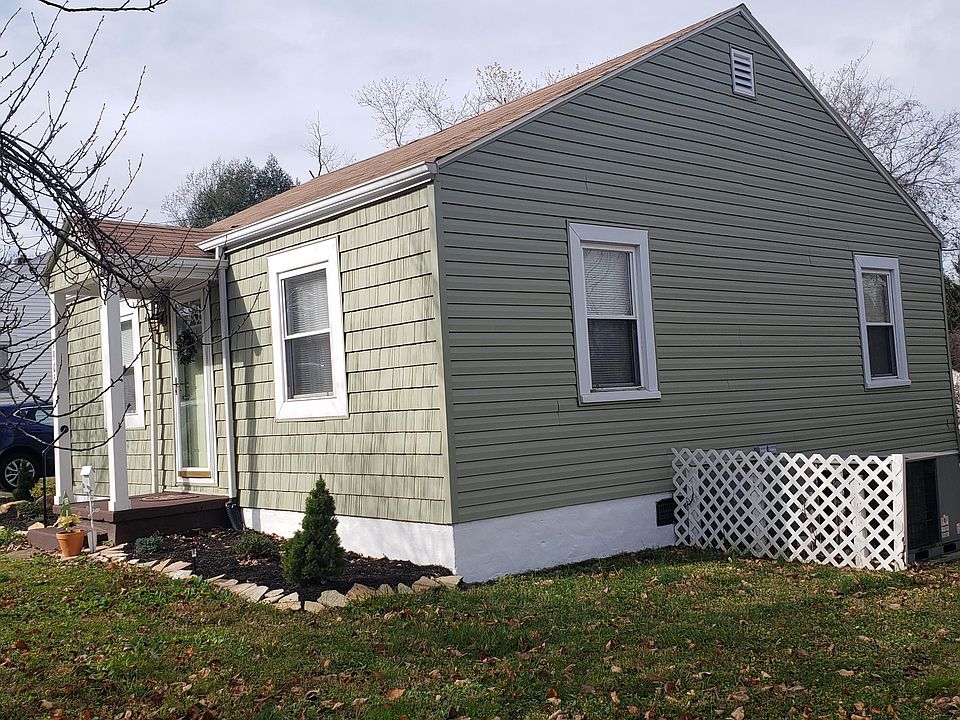 1st image of 1905 Maple Dr