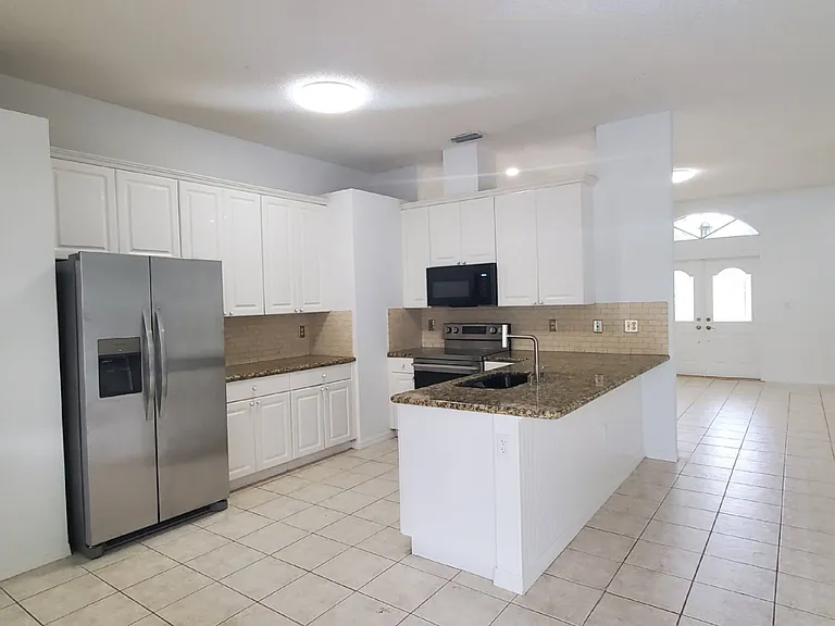 420 SE 23rd Ln — Photo 13