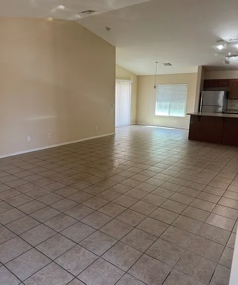 573 S 167th Dr — Photo 2