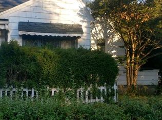 2 Manor Ave, New Castle, PA 16105