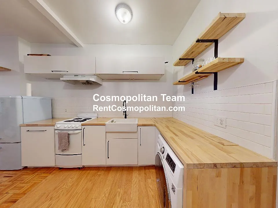 210 Washington Ave #2